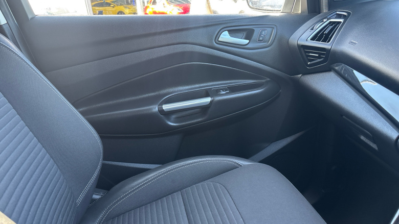 Ford Kuga 2.0 TDCi Titanium Edition 5dr 2WD Diesel Estate